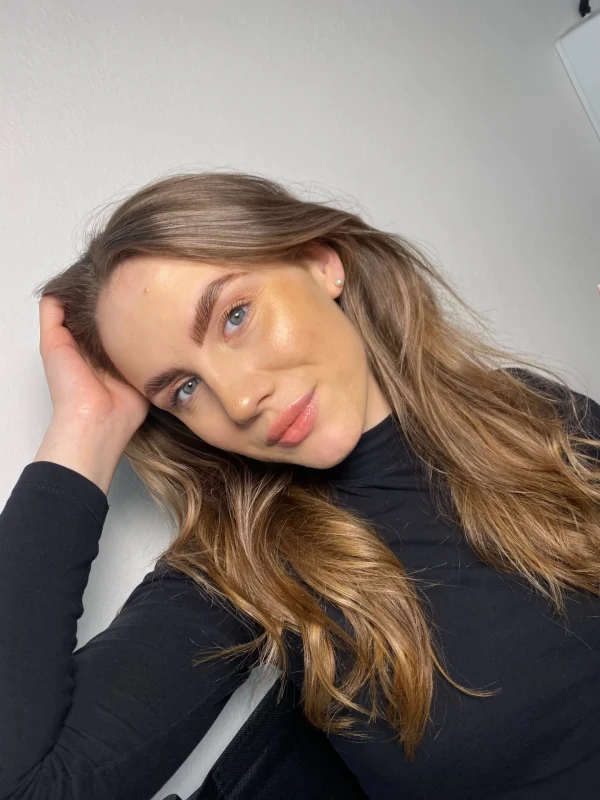 Facetune_19-05-2023-19-44-26 (2)
