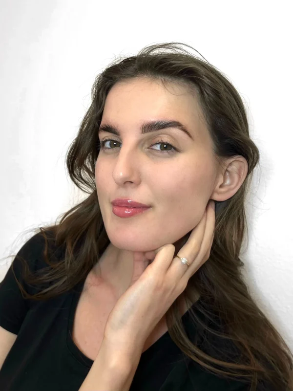 Facetune_27-04-2023-19-29-17